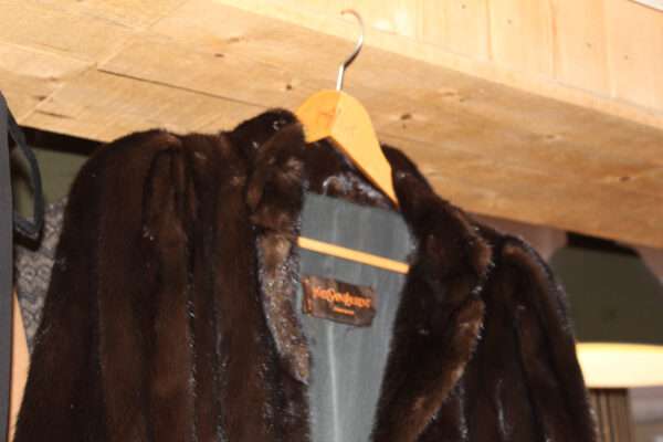 Vison Yves Saint Laurent – Image 2